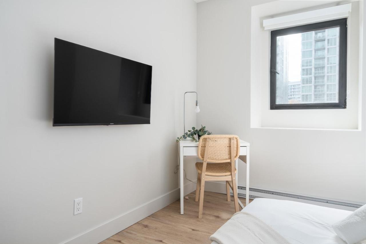 Hotel Young- Griffintown มอนทรีอัล ภายนอก รูปภาพ